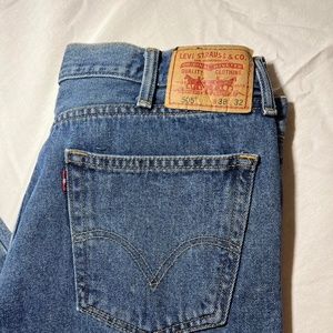 Mens LEVI 505 Medium Wash Denim (38x32)